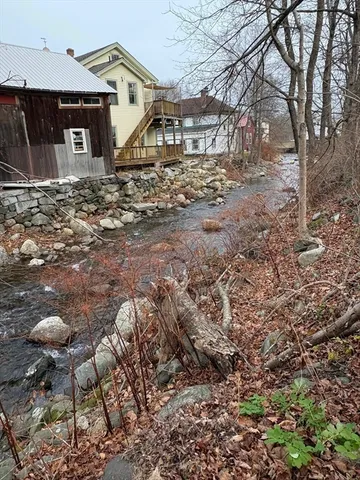 $285,000 | 6 Williams Street, Williamsburg, MA 01096