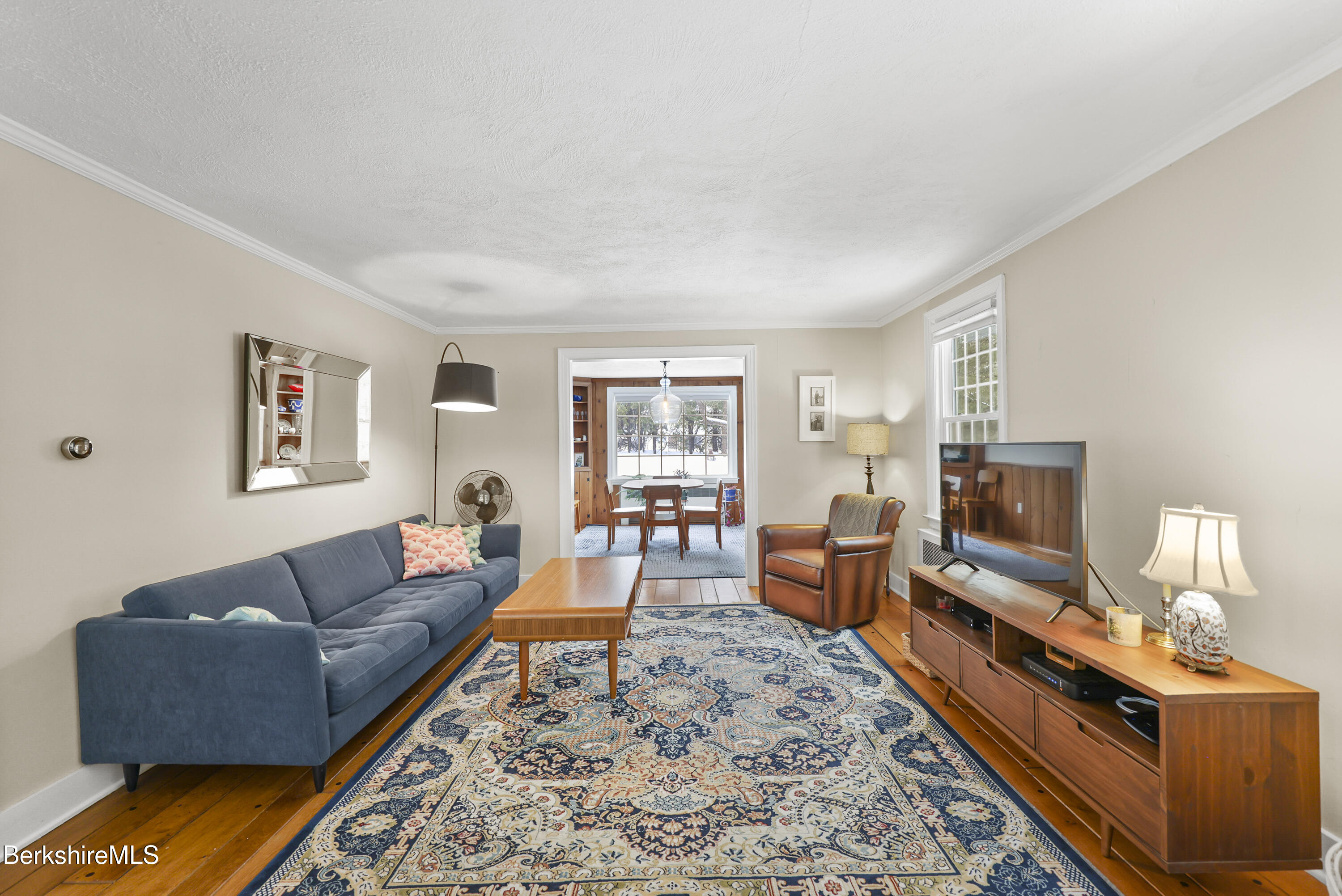 221 Holmes Road Pittsfield, MA 01201 - Photo 13 of 36 50 Living Room