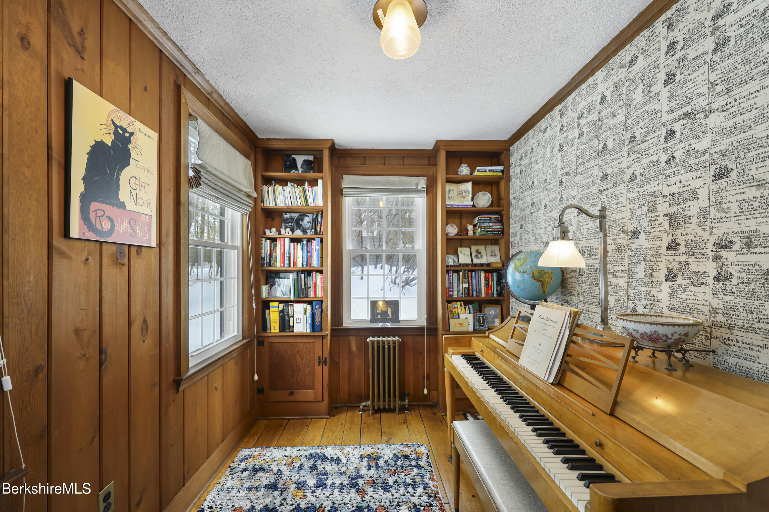 221 Holmes Road Pittsfield, MA 01201 - Photo 16 of 36 155 Den