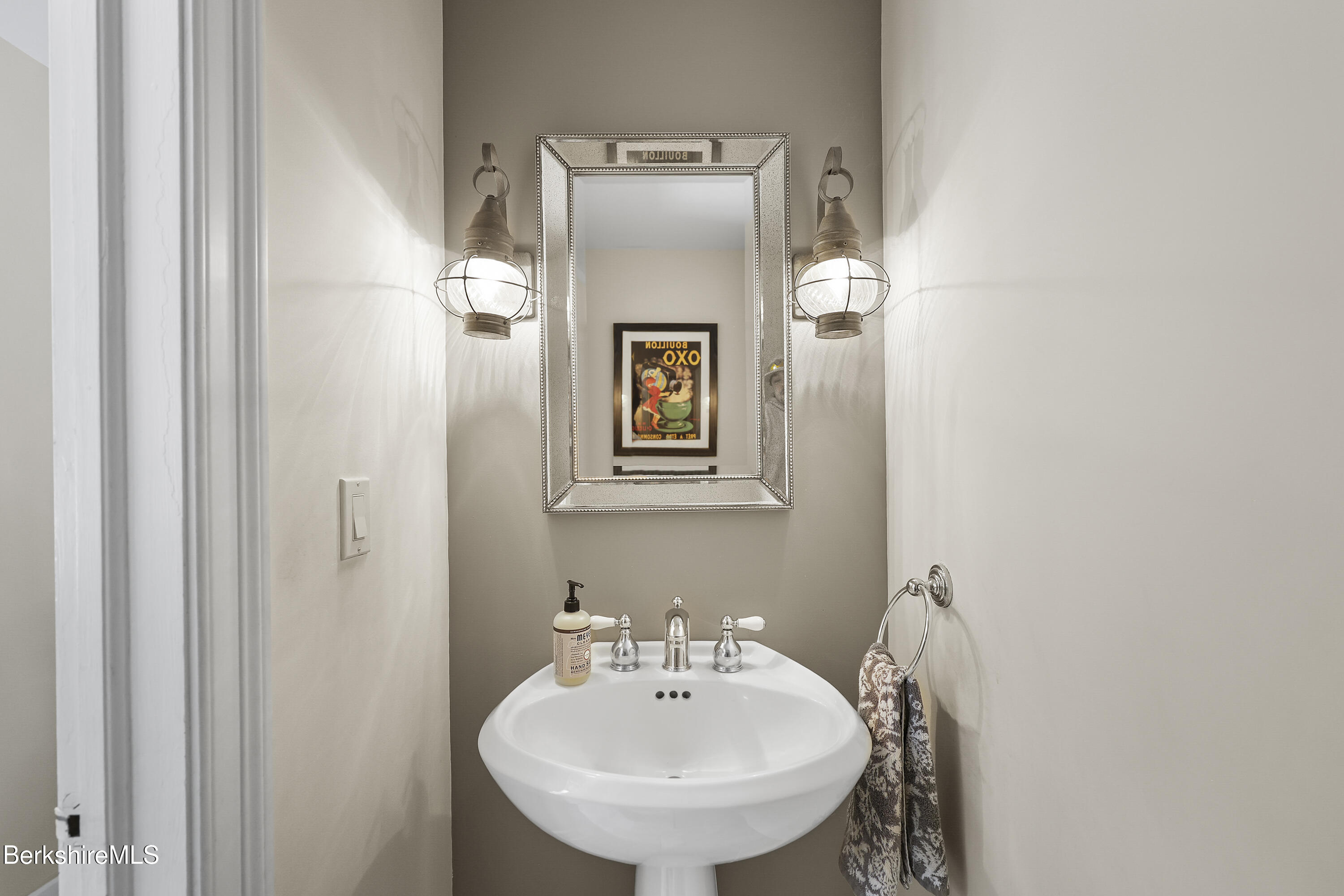 221 Holmes Road Pittsfield, MA 01201 - Photo 31 of 36 150 Half Bath