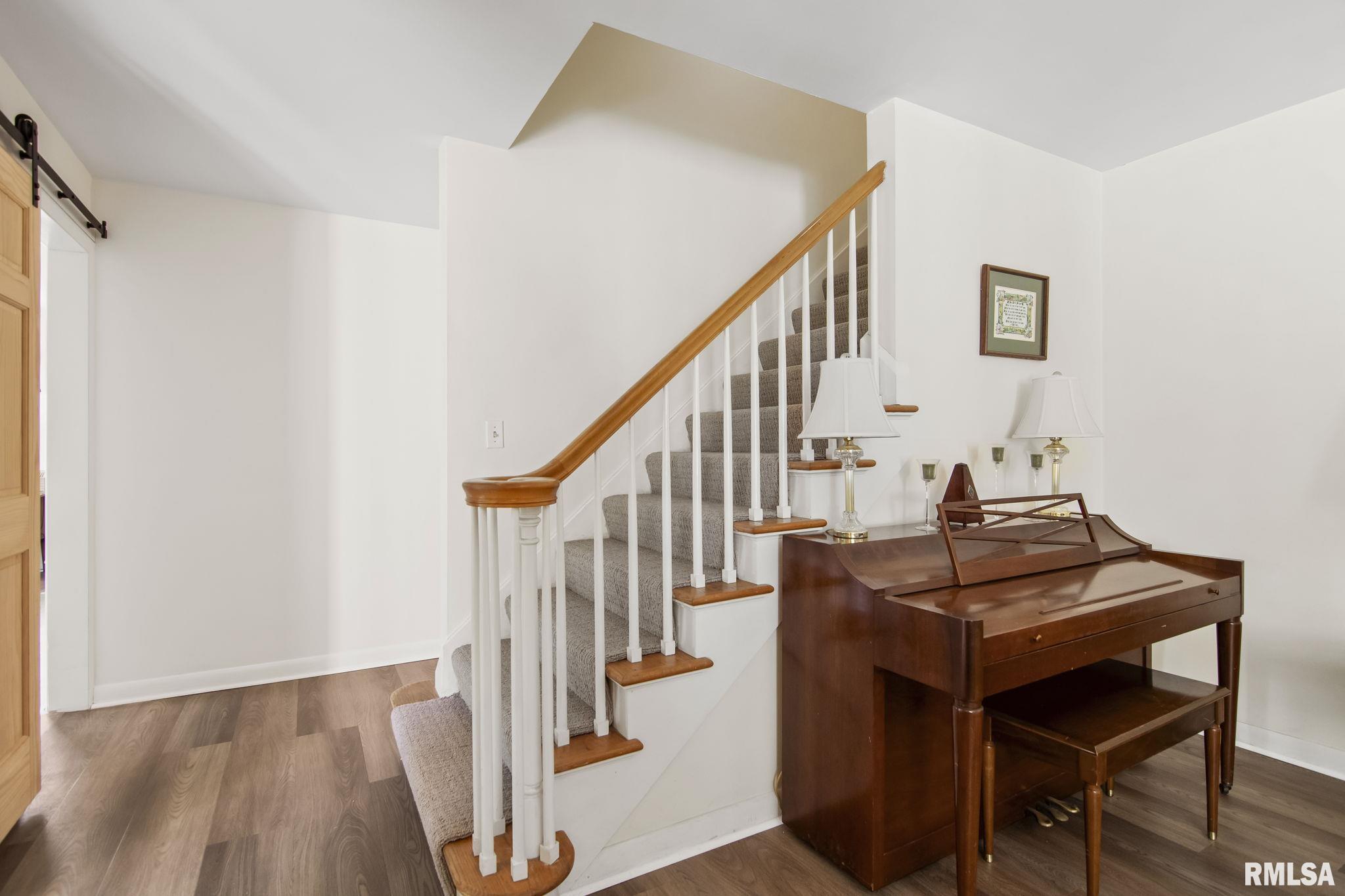 2023 Briarcliff Springfield, IL 62704 - Photo 3 of 43
