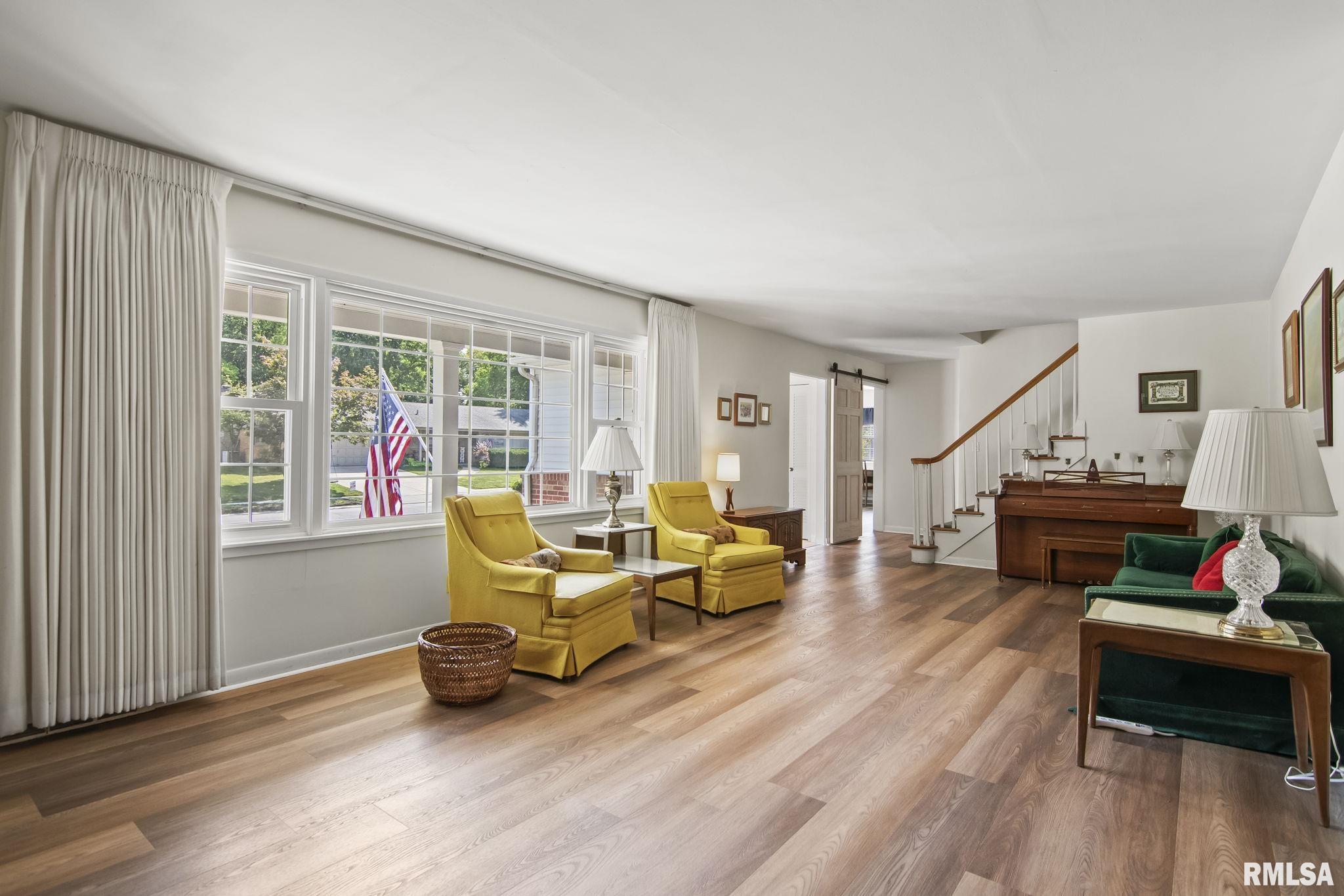 2023 Briarcliff Springfield, IL 62704 - Photo 5 of 43