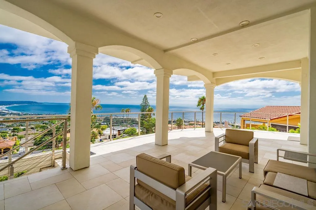 1001 La Jolla Rancho Road La Jolla, CA 92037 - Photo 13 of 47 a building outdoor space with seating space