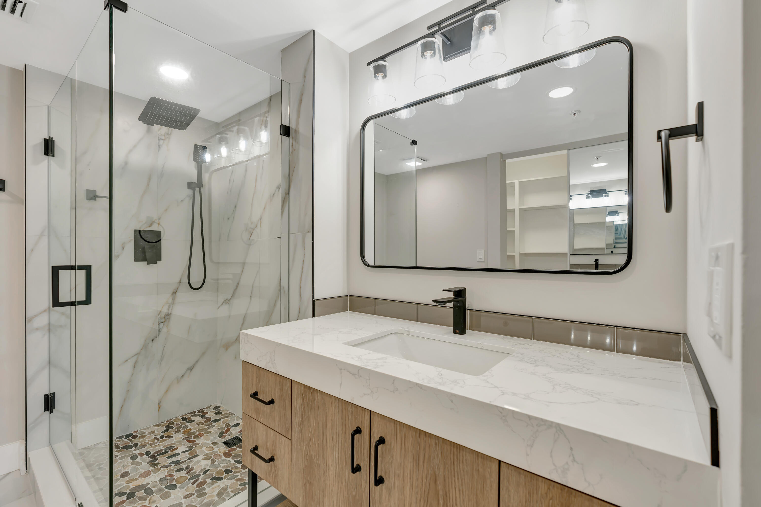 2501 Marina Isle Way, Unit 104 Jupiter, FL 33477 - Photo 29 of 56 Master Bath