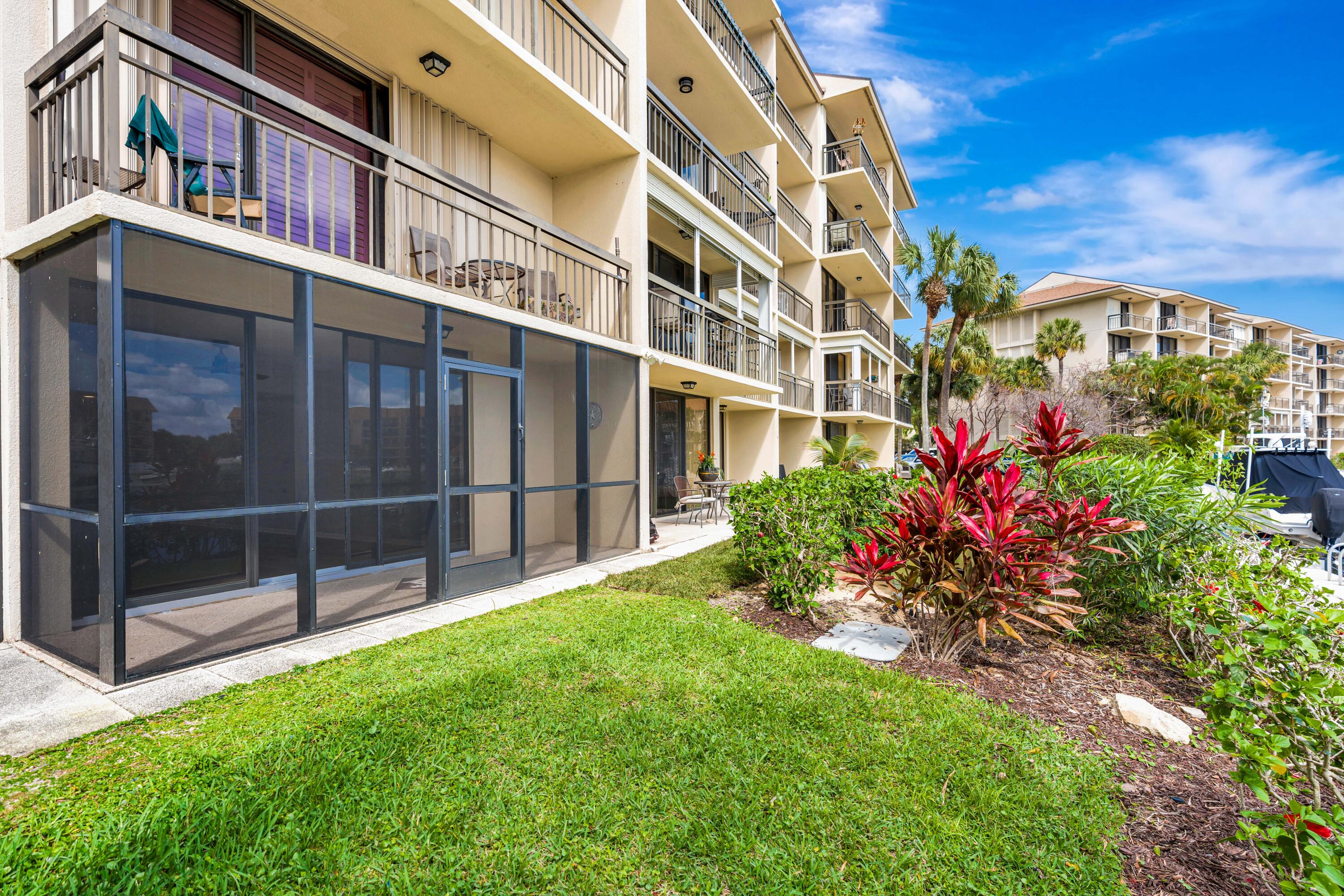 2501 Marina Isle Way, Unit 104 Jupiter, FL 33477 - Photo 39 of 56 _MLP1061