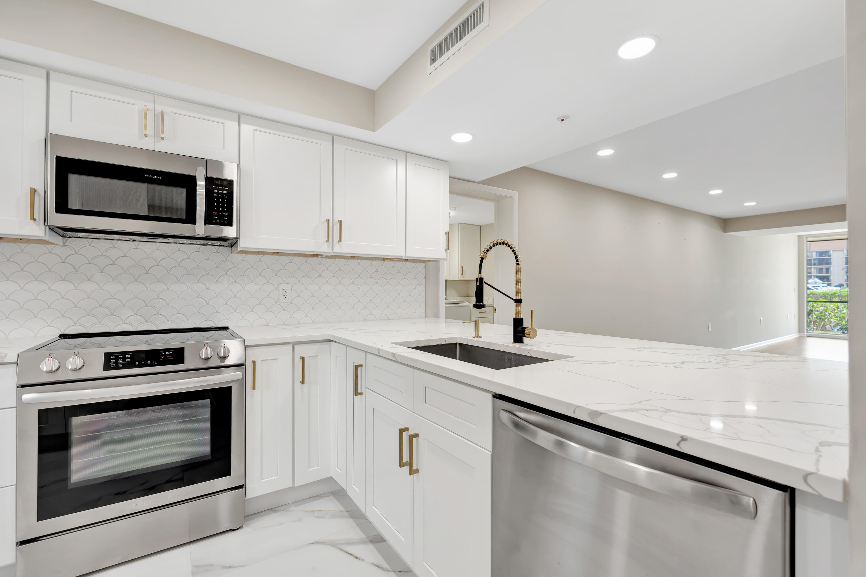 2501 Marina Isle Way, Unit 104 Jupiter, FL 33477 - Photo 7 of 56 Kitchen 3