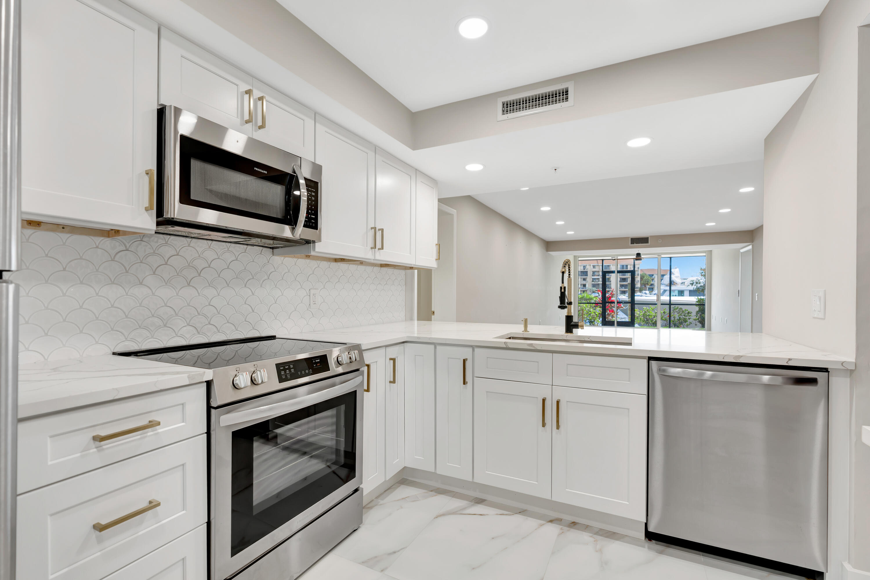 2501 Marina Isle Way, Unit 104 Jupiter, FL 33477 - Photo 9 of 56 _MLP1118