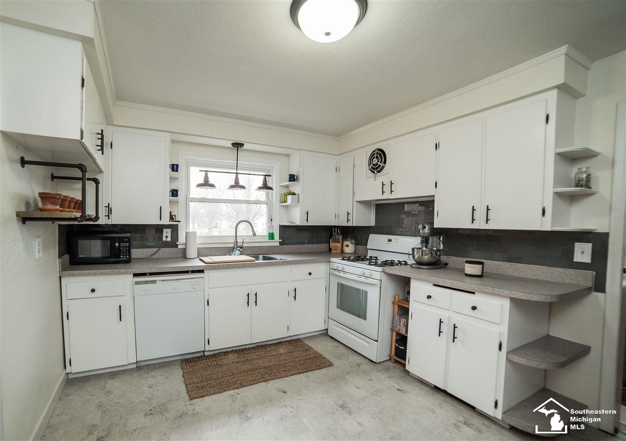 1845 South Custer Road Monroe, MI 48161 - Photo 7 of 26