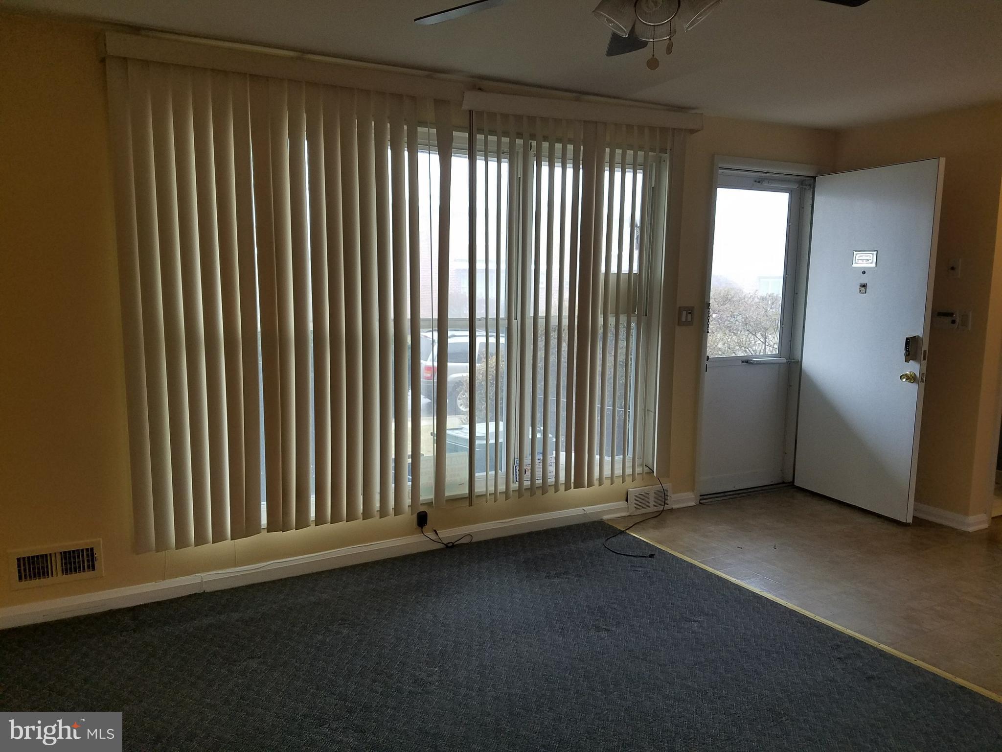 3815 Bancroft Road Baltimore, MD 21215 - Photo 2 of 14 Living Room