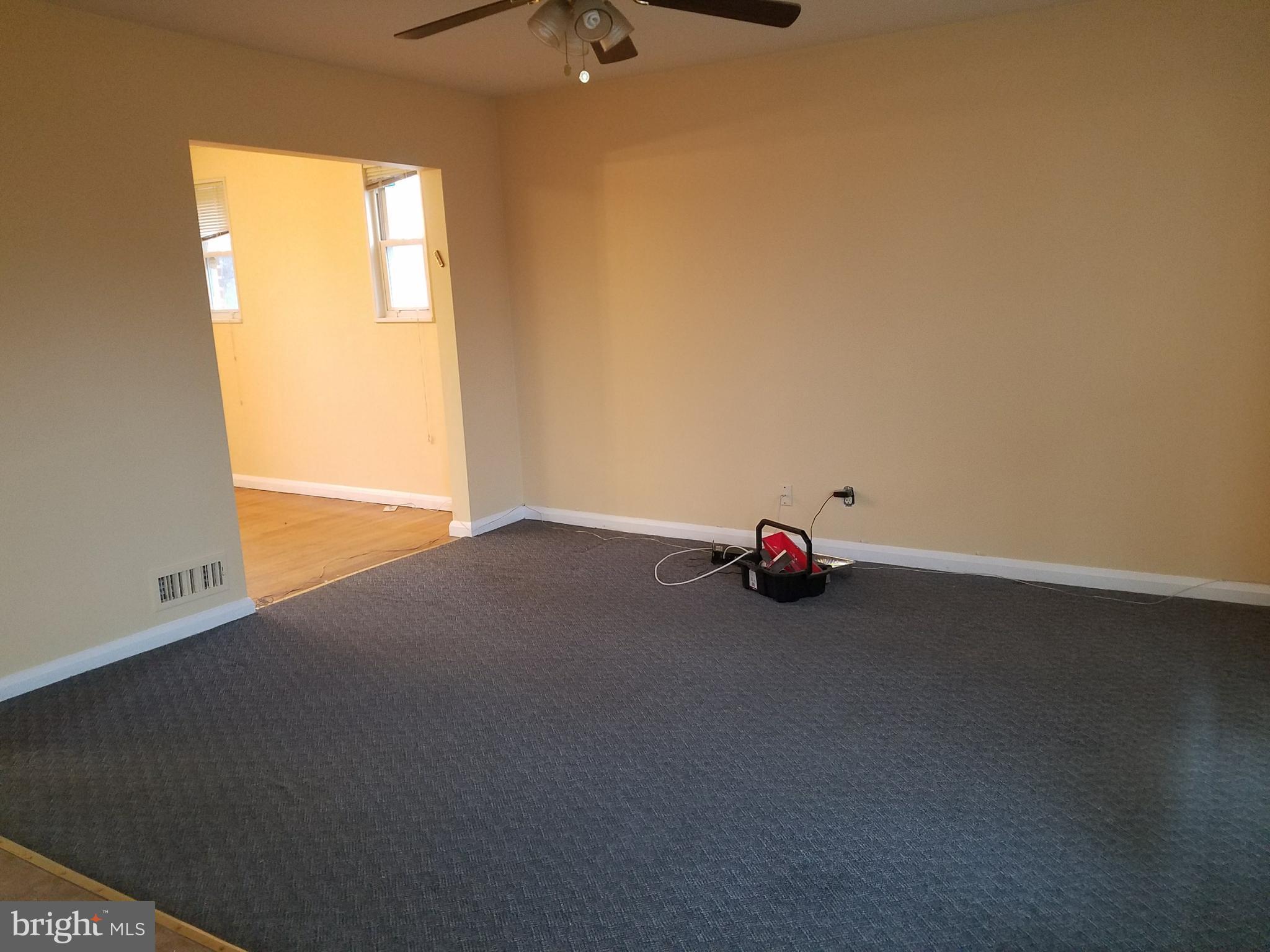 3815 Bancroft Road Baltimore, MD 21215 - Photo 6 of 14 Living Room