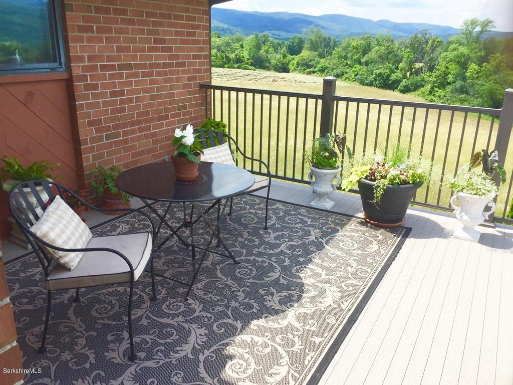 189 Stratton Road, Unit J3 Williamstown, MA 01267 - Photo 19 of 29 Deck