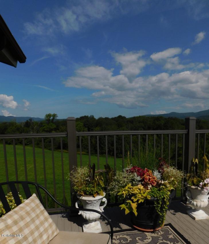 189 Stratton Road, Unit J3 Williamstown, MA 01267 - Photo 21 of 29 Deck