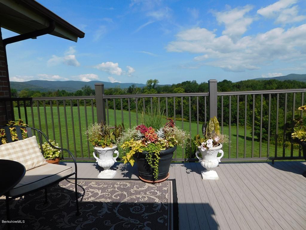 189 Stratton Road, Unit J3 Williamstown, MA 01267 - Photo 22 of 29 Deck