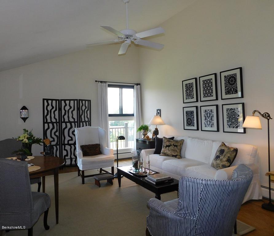 189 Stratton Road, Unit J3 Williamstown, MA 01267 - Photo 4 of 29 Living room