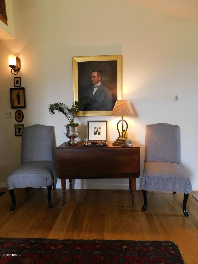 189 Stratton Road, Unit J3 Williamstown, MA 01267 - Photo 7 of 29 Living room