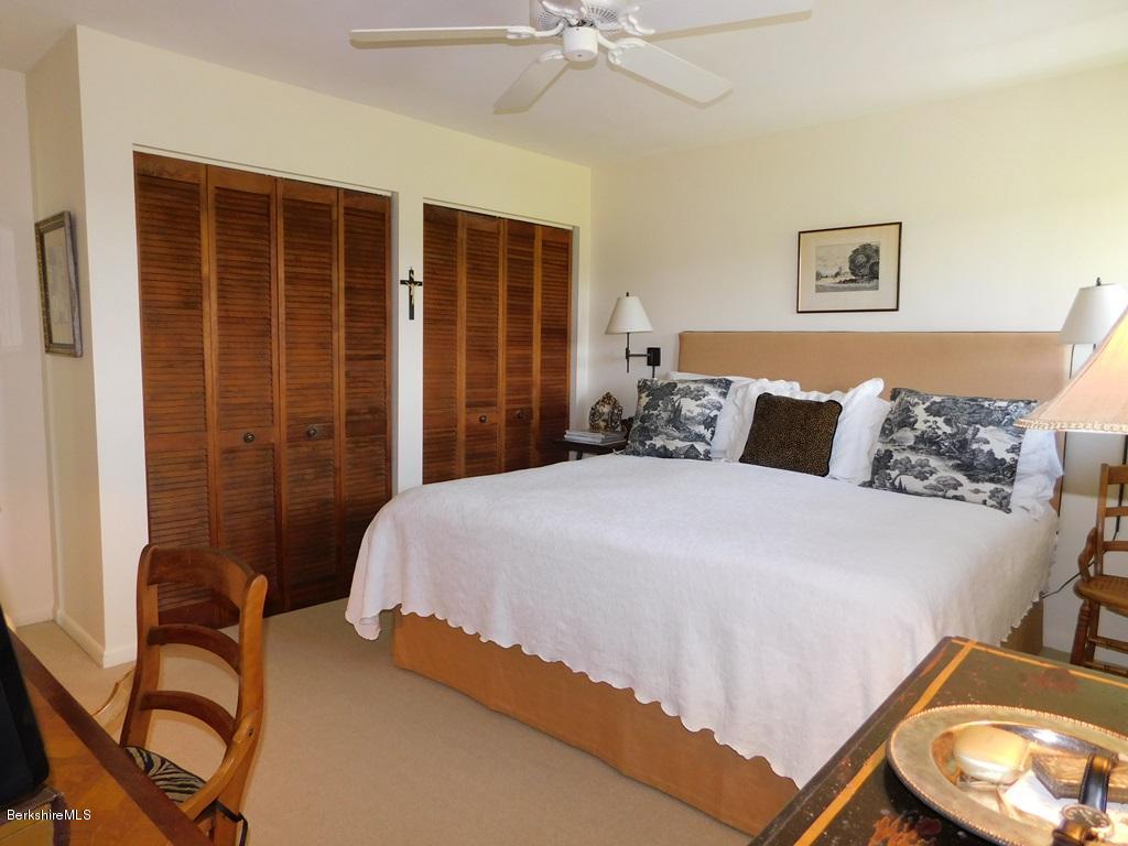 189 Stratton Road, Unit J3 Williamstown, MA 01267 - Photo 10 of 29 Bedroom 1