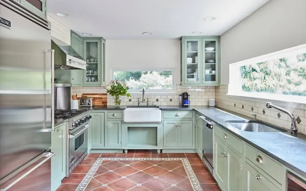 $55,000 | 12 Rowman Court, East Hampton, NY 11937