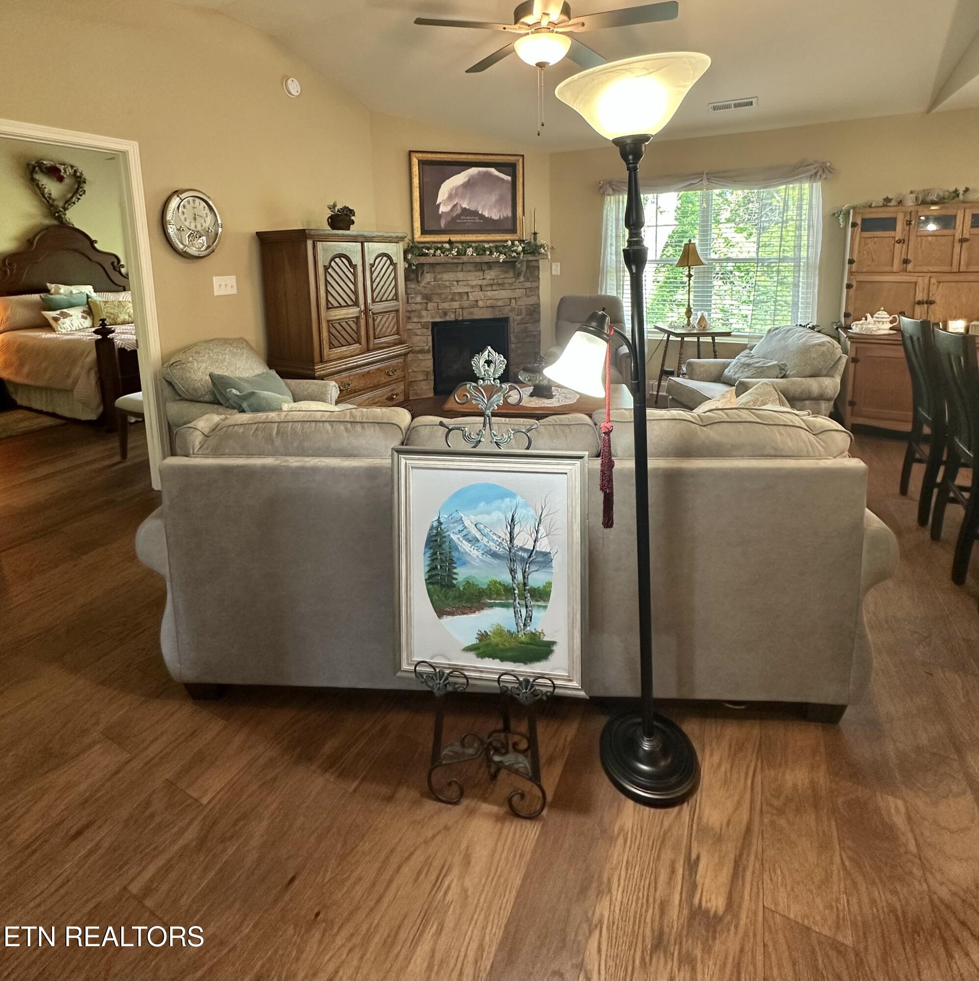 146 Mayapple Way Sevierville, TN 37862 - Photo 8 of 28 IMG_2654
