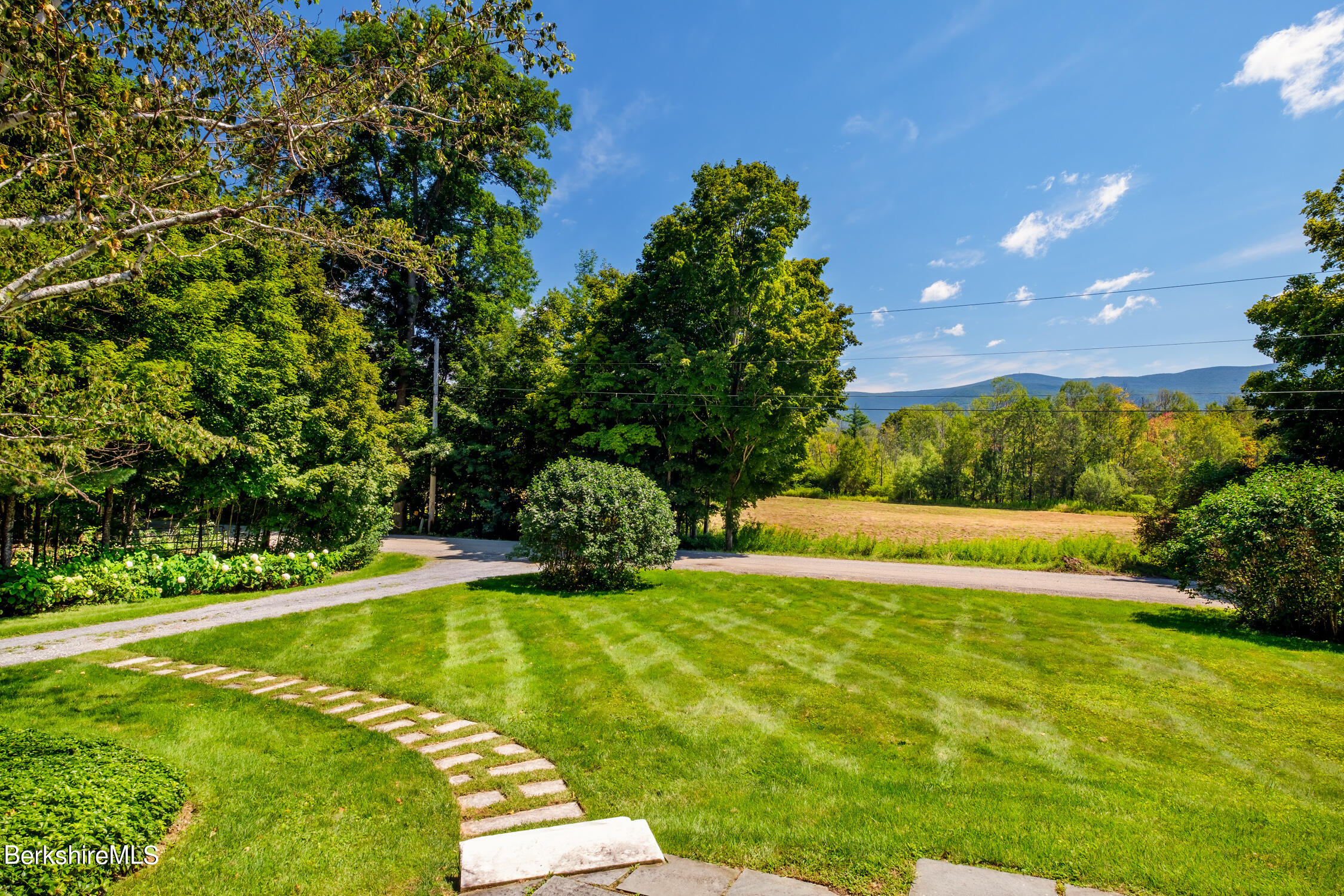 1571 Oblong Road Williamstown, MA 01267 - Photo 11 of 57 East Front Lawn