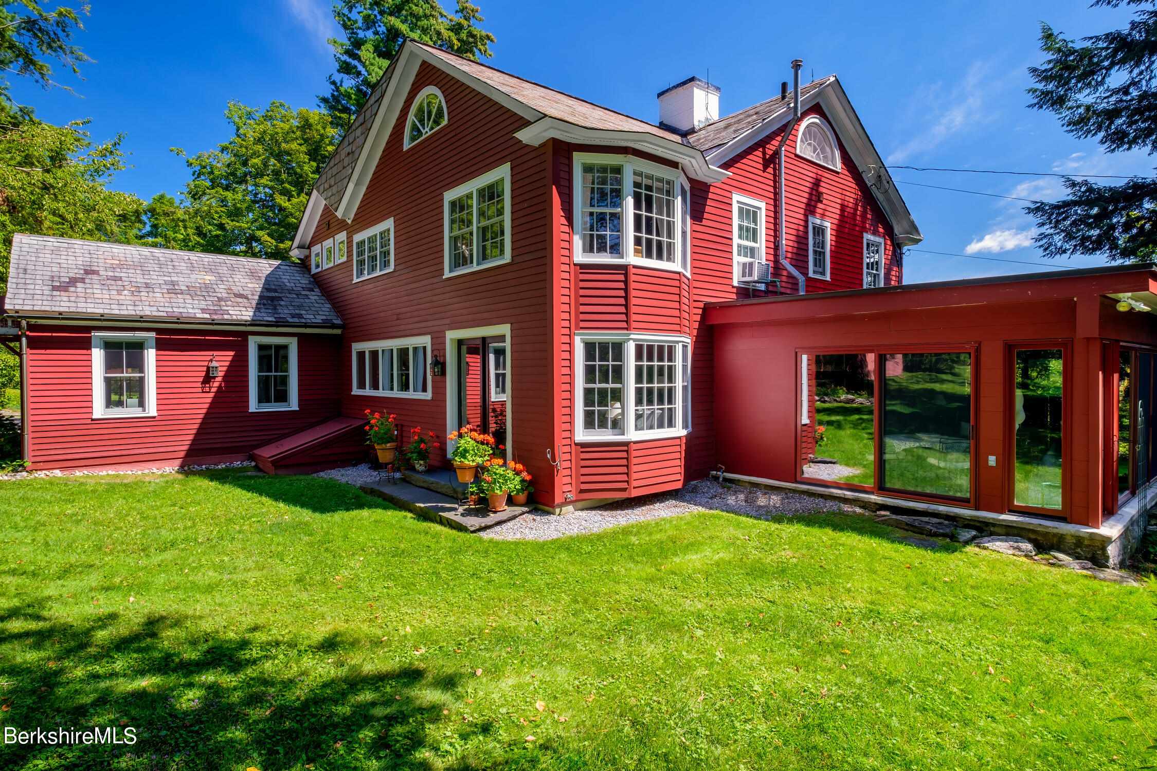 1571 Oblong Road Williamstown, MA 01267 - Photo 6 of 57 Southwest Facade Detail