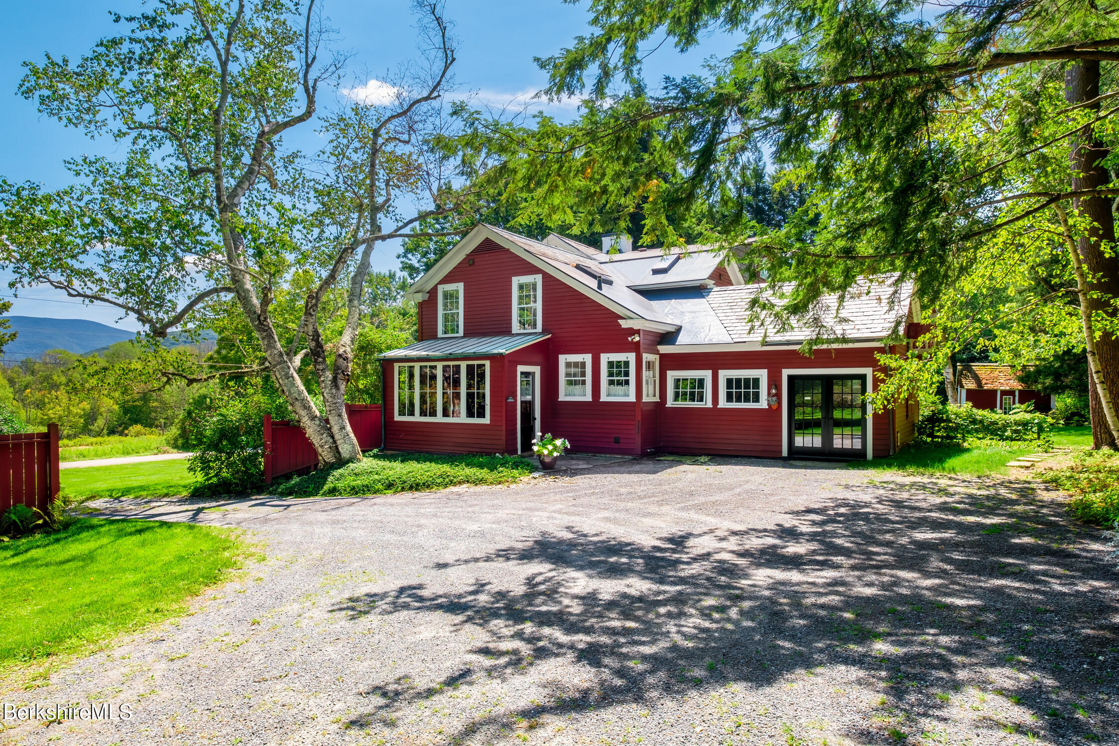 1571 Oblong Road Williamstown, MA 01267 - Photo 9 of 57 Northwest Facade