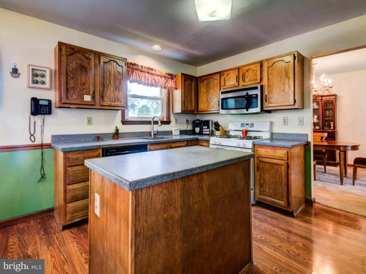 22 London Road Burlington, NJ 08016 - Photo 2 of 25 Gallery Image 2