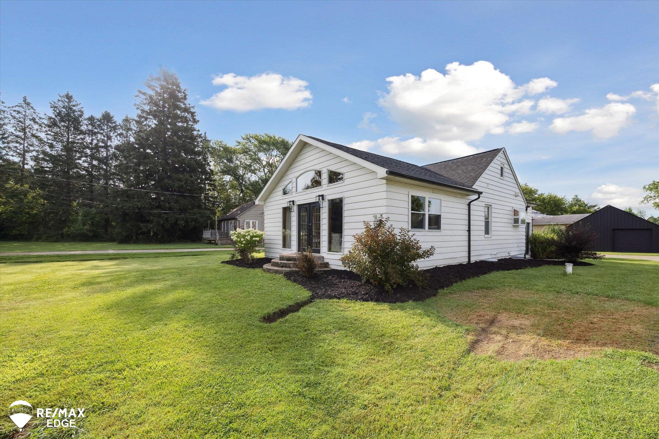 7236 Lapeer Road Davison, MI 48423 - Photo 2 of 53 50183504-4643fc7d-ecef-4613-9ed2-6103047cf933.JPG