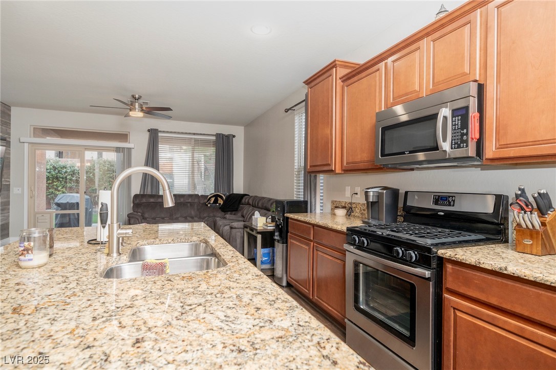 7061 Florido Road Las Vegas, NV 89178 - Photo 12 of 49 Gallery Image 12