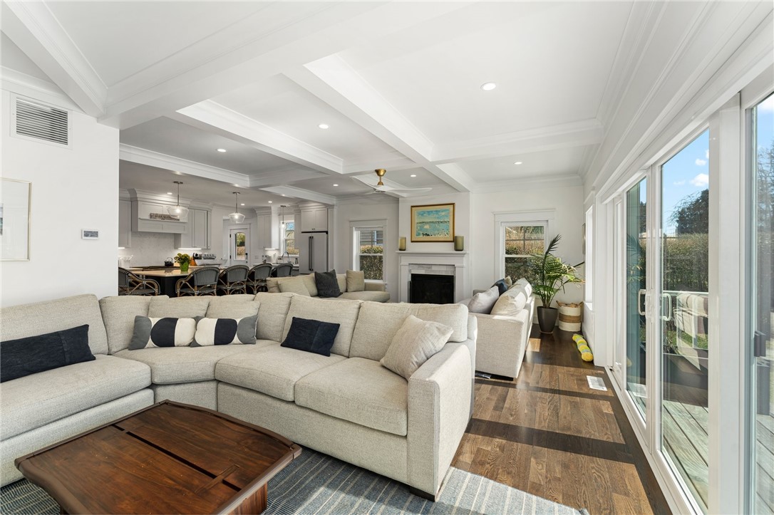 72 Rodman Street Narragansett, RI 02882 - Photo 11 of 49