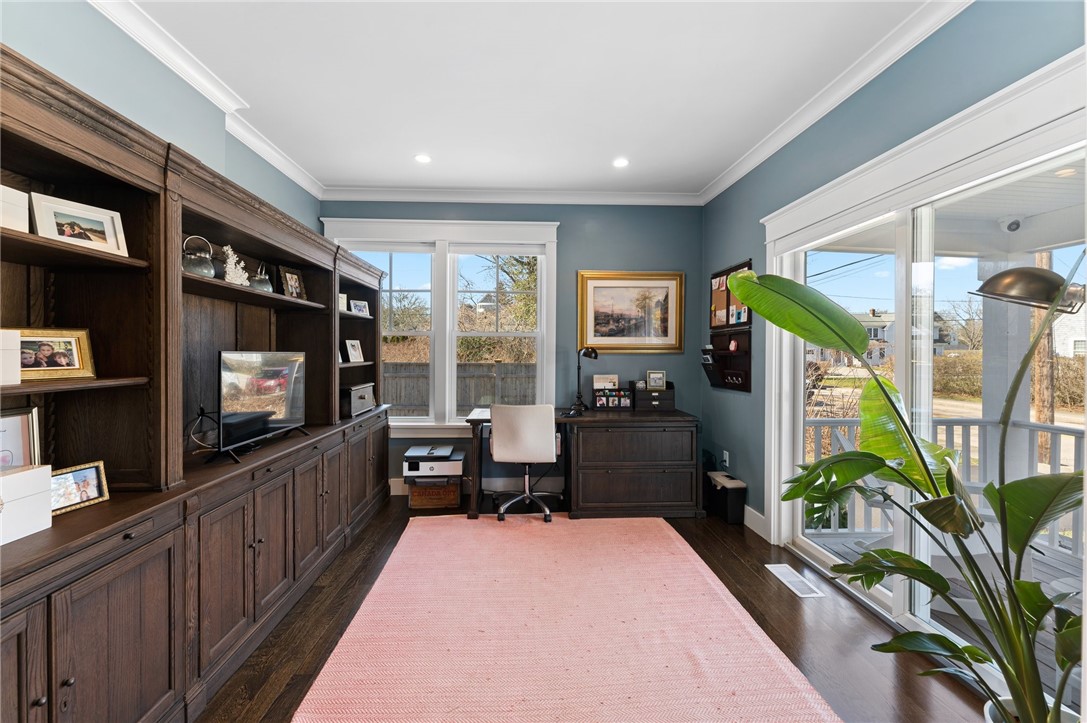 72 Rodman Street Narragansett, RI 02882 - Photo 12 of 49 Office