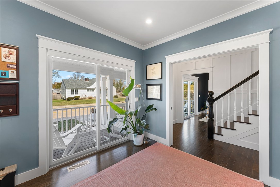 72 Rodman Street Narragansett, RI 02882 - Photo 13 of 49