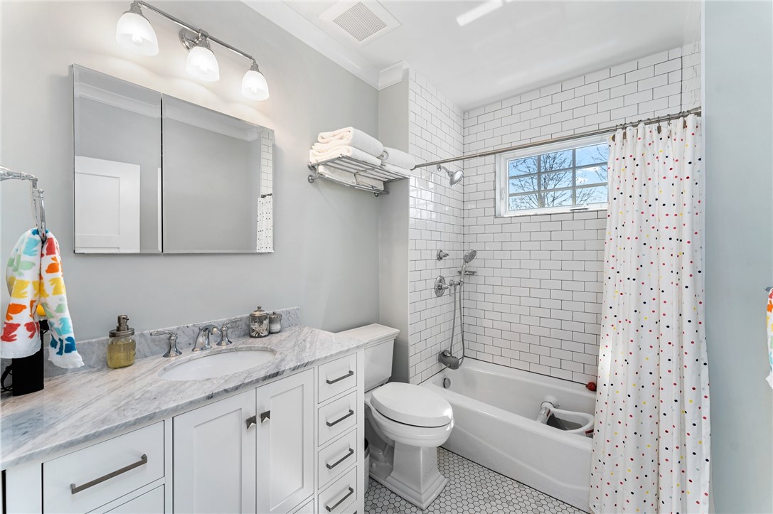 72 Rodman Street Narragansett, RI 02882 - Photo 25 of 49