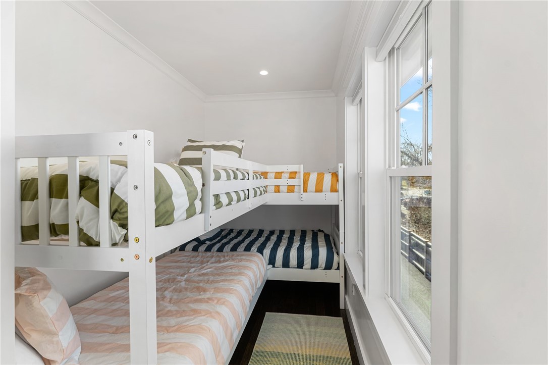 72 Rodman Street Narragansett, RI 02882 - Photo 26 of 49 Kids bedroom