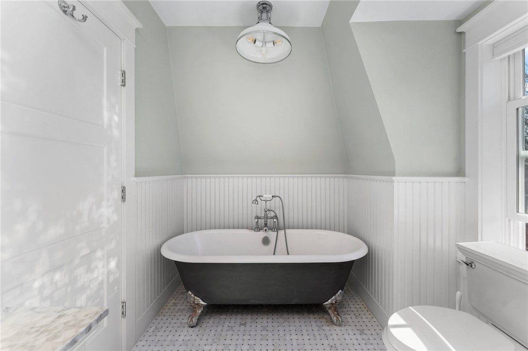 72 Rodman Street Narragansett, RI 02882 - Photo 31 of 49