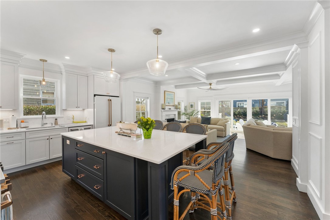 72 Rodman Street Narragansett, RI 02882 - Photo 5 of 49