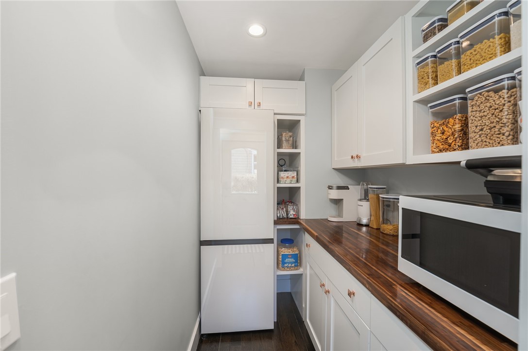 72 Rodman Street Narragansett, RI 02882 - Photo 7 of 49 Butler Pantry