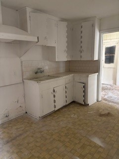 3215 Pecan Street Houston, TX 77087 - Photo 4 of 7 Kitchen Area