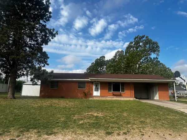 $80,000 | 209 North Elm Street, Higgins, TX 79046