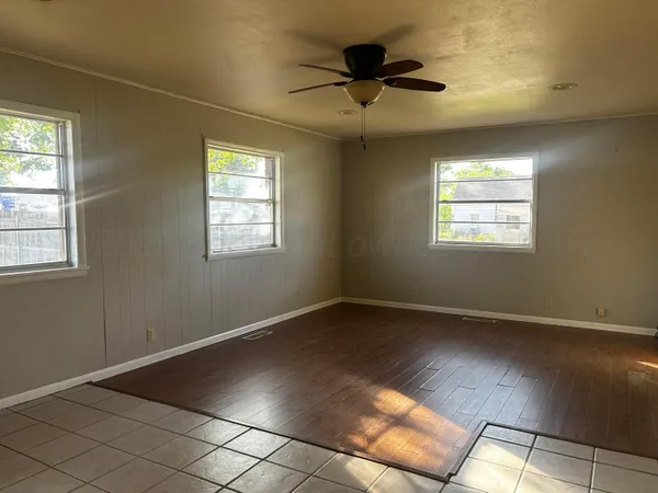 $80,000 | 209 North Elm Street, Higgins, TX 79046