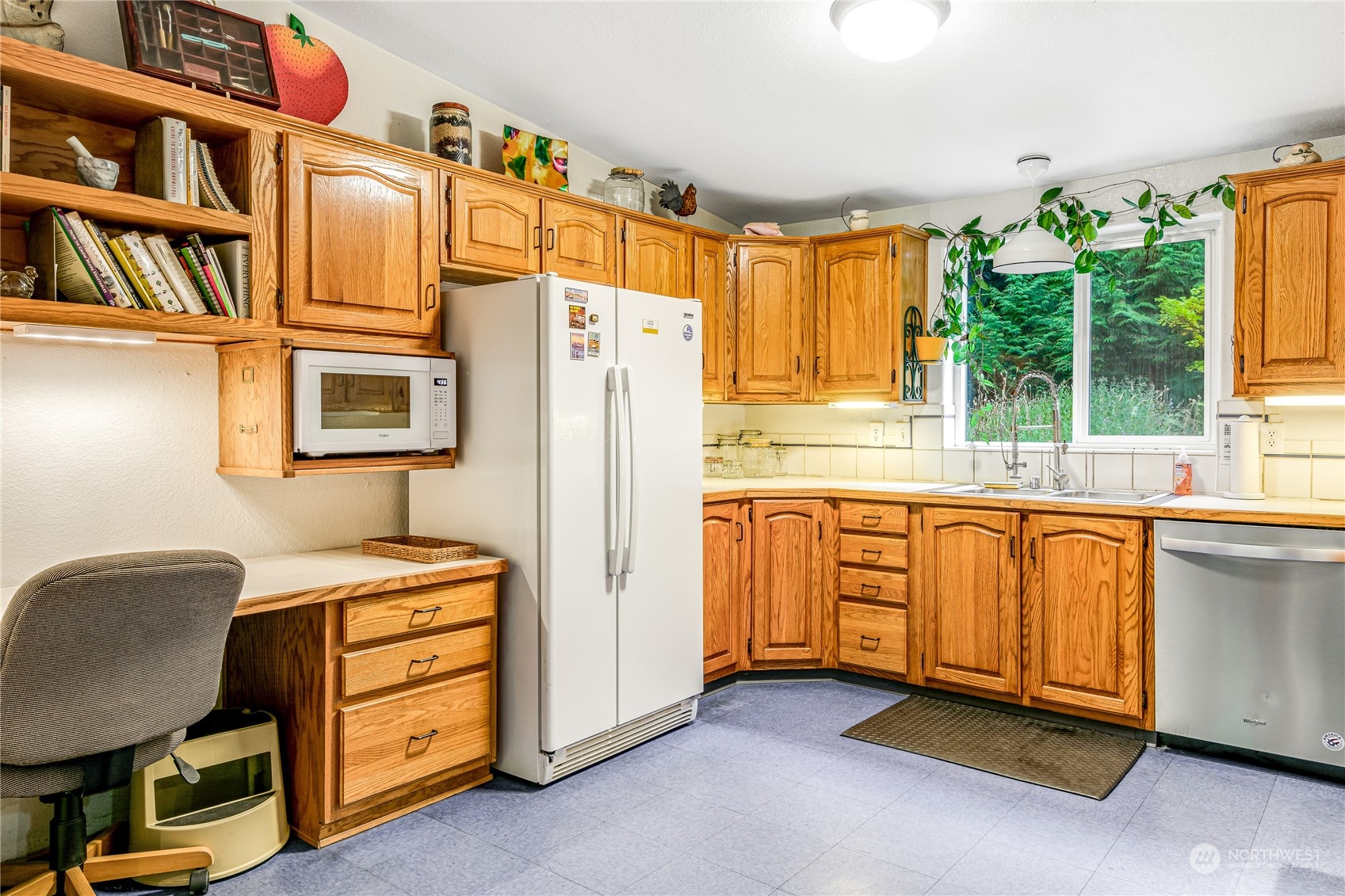 142 Ash Loop Port Townsend, WA 98368 - Photo 15 of 29 a living room with furniture and a window