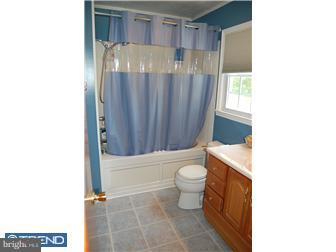 476 Flock Road Hamilton, NJ 08619 - Photo 8 of 12 Bathroom