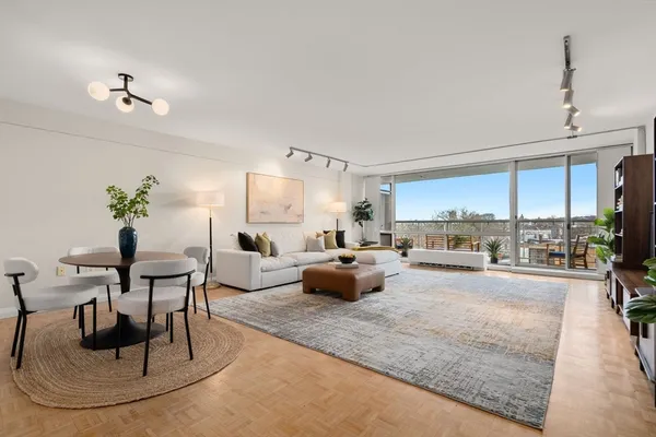 $658,000 | 45 Longwood Avenue, Unit 801, Brookline, MA 02446