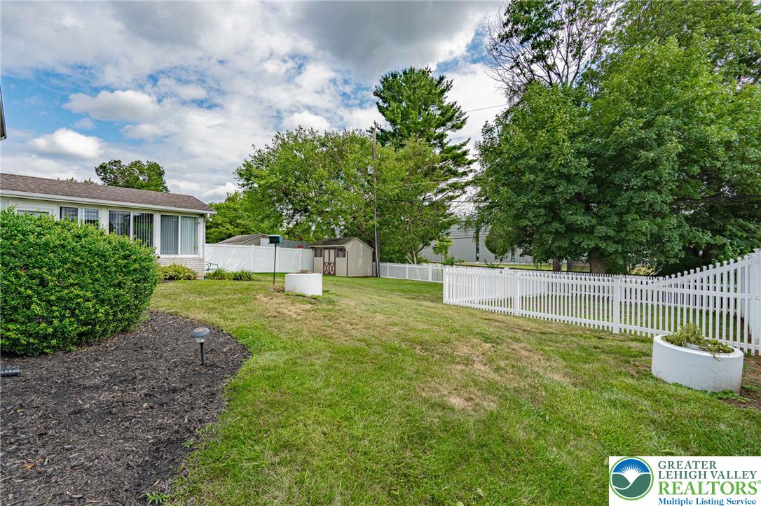 4252 Briarcliff Road Allentown, PA 18104 - Photo 19 of 22
