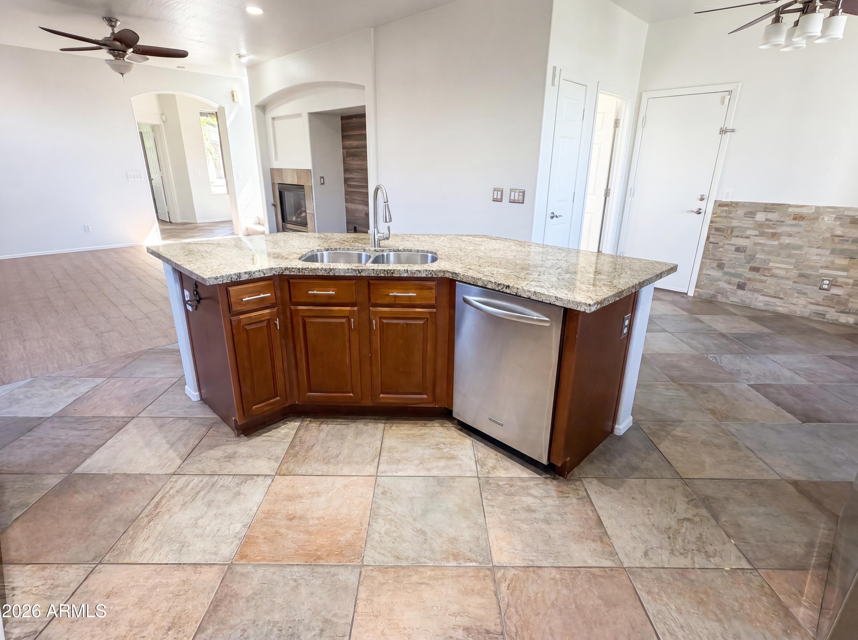2513 West Florentine Road Phoenix, AZ 85086 - Photo 16 of 38