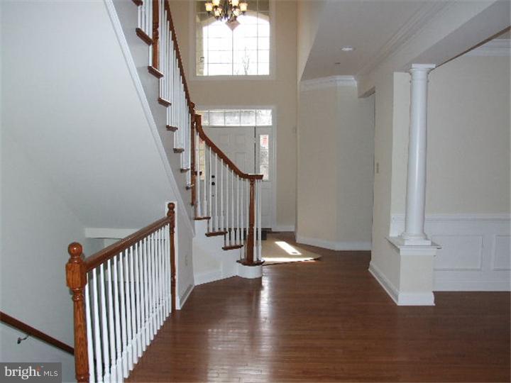 135 North Hillcrest Road Springfield, PA 19064 - Photo 7 of 24 Foyer