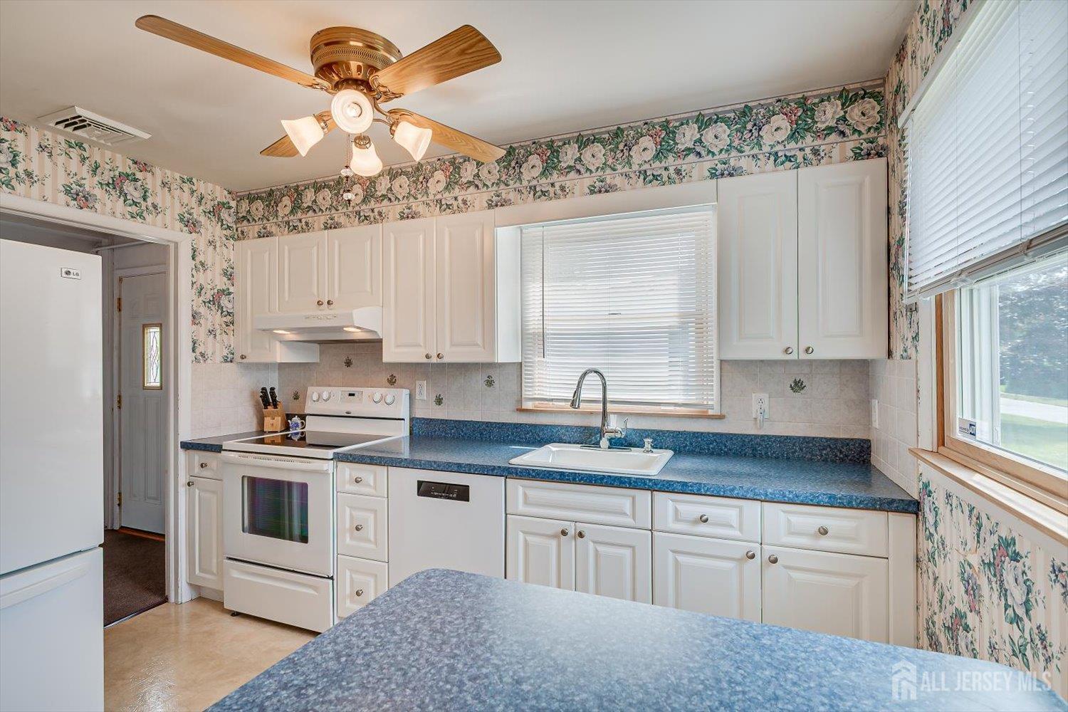 30 Walnut Street Edison, NJ 08817 - Photo 19 of 45