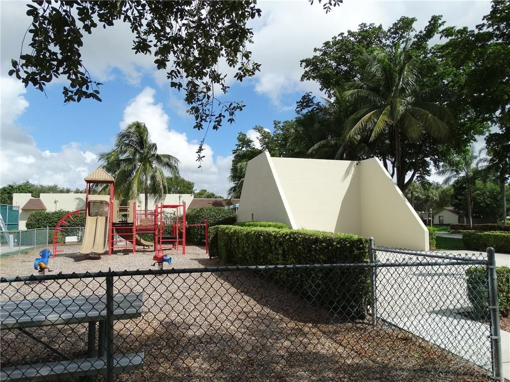 23360 Southwest 53rd Avenue, Unit D Boca Raton, FL 33433 - Photo 25 of 27 Photo 25