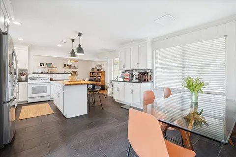 $324,900 | 4710 De Milo Drive, Houston, TX 77092