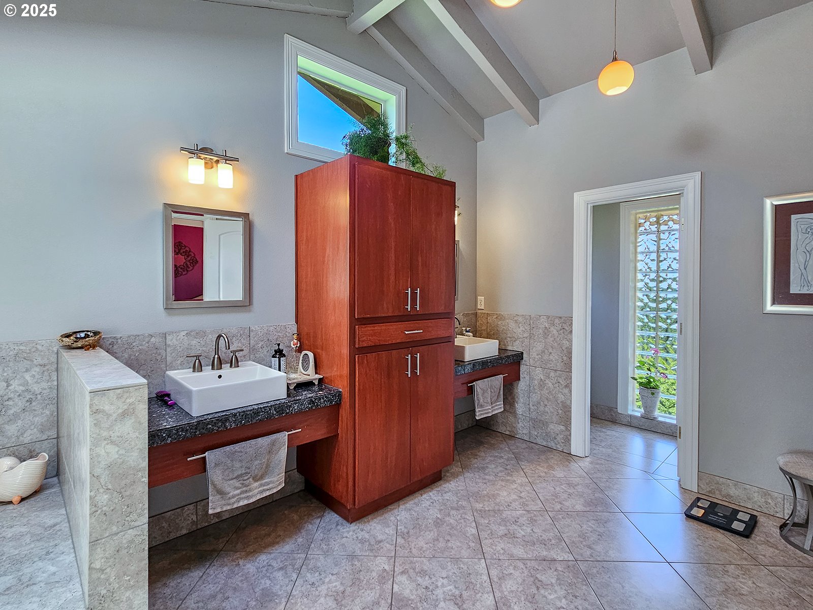 10059 Southwest 57th Place Portland, OR 97219 - Photo 12 of 47