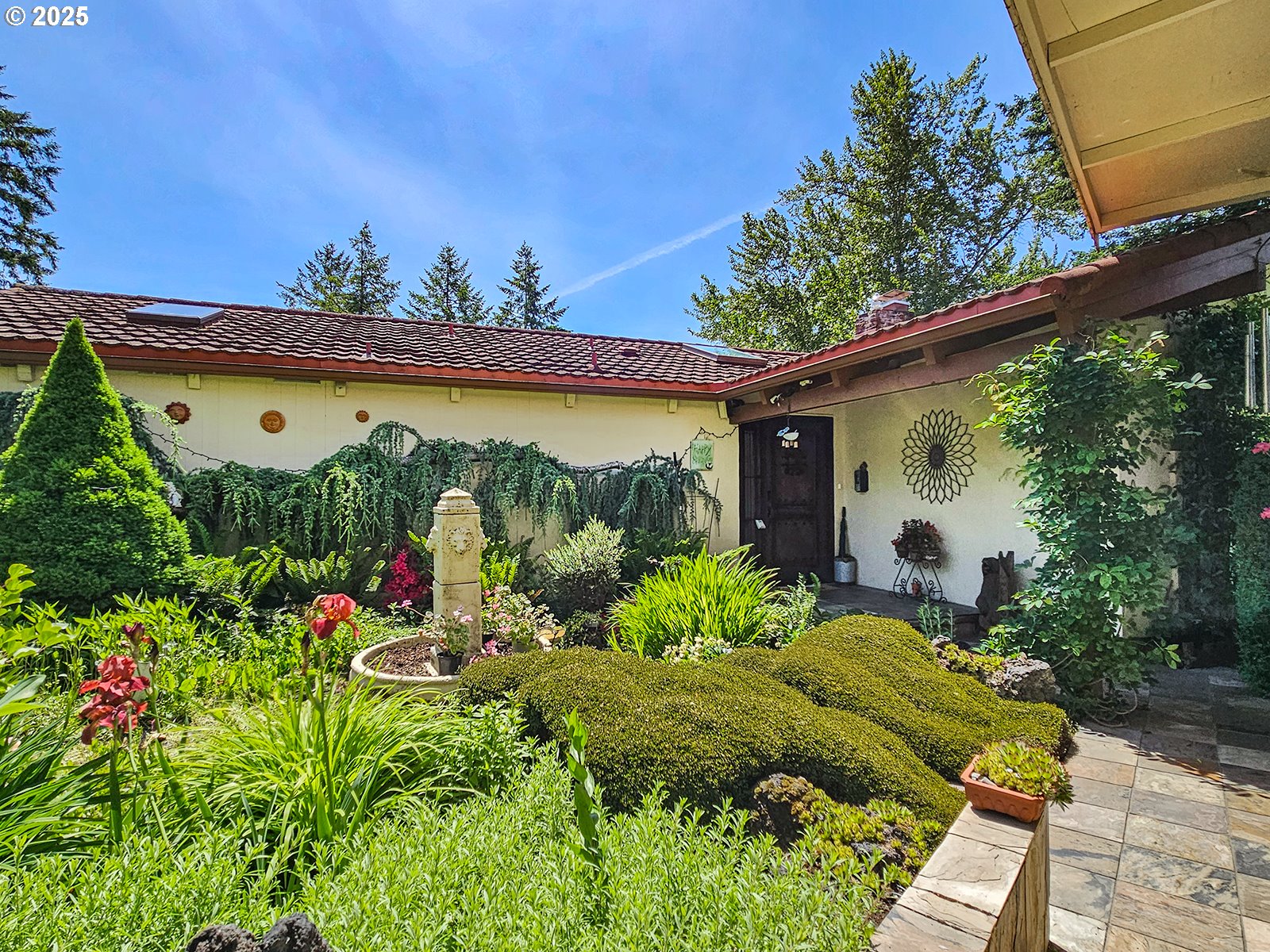 10059 Southwest 57th Place Portland, OR 97219 - Photo 2 of 47